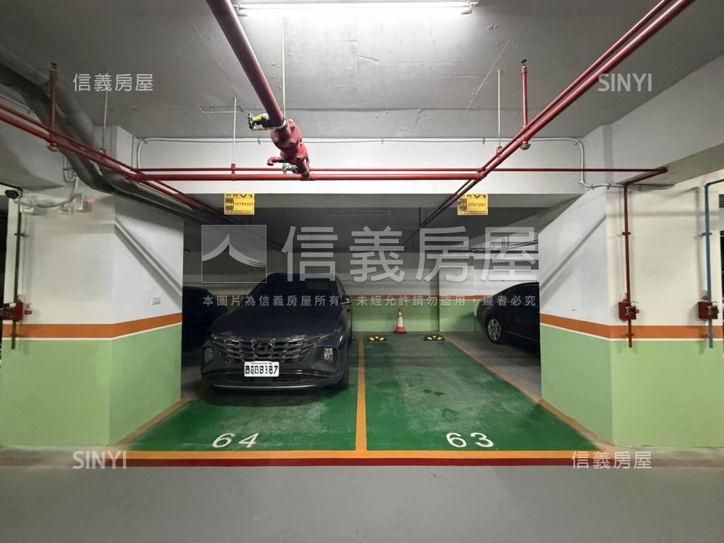 世界Ｖ１‧Ｂ３平面車位房屋室內格局與周邊環境