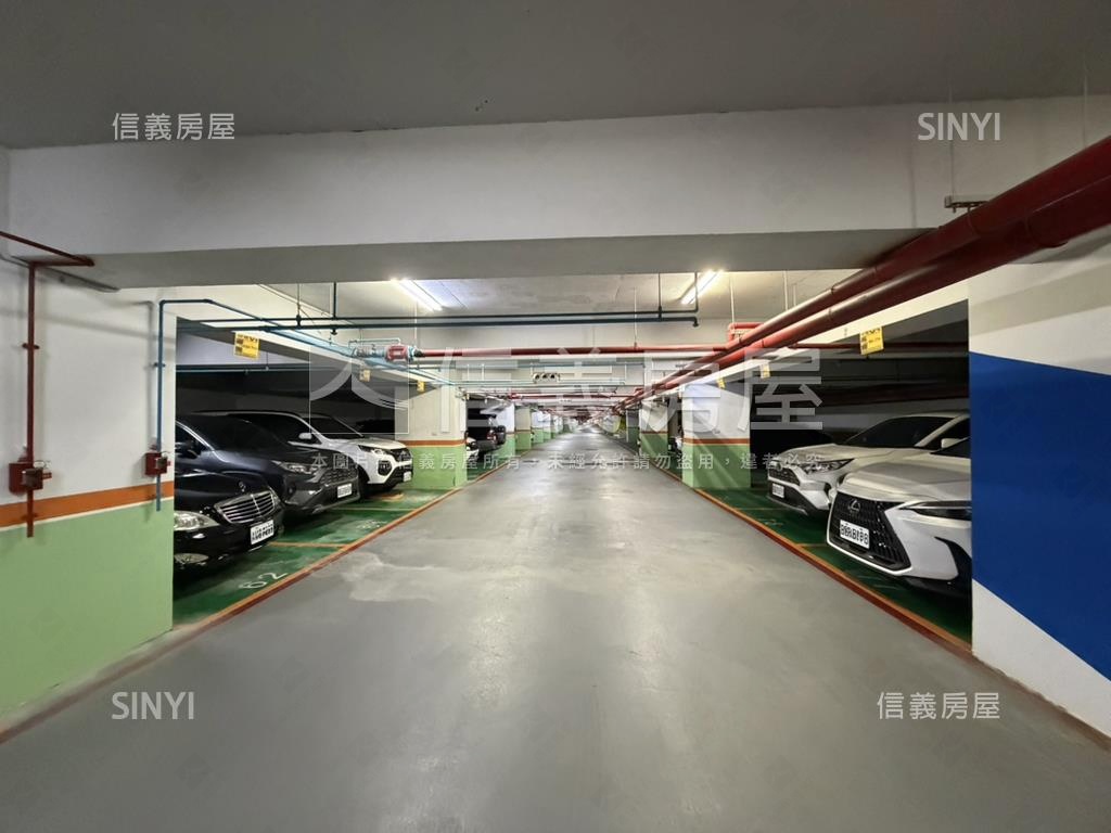 世界Ｖ１‧Ｂ３平面車位房屋室內格局與周邊環境