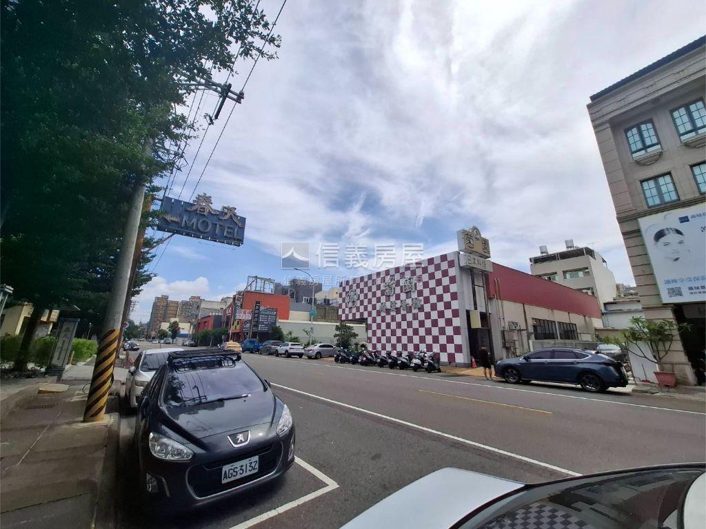 爽文路大面寬角間店面房屋室內格局與周邊環境