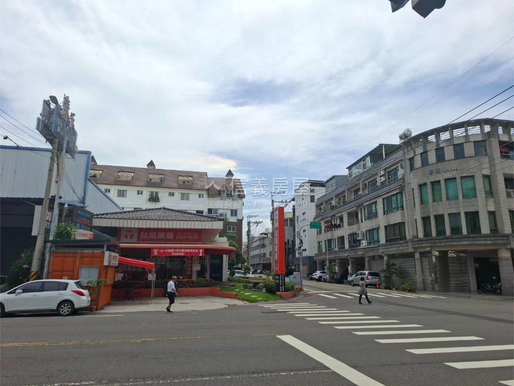 爽文路大面寬角間店面房屋室內格局與周邊環境