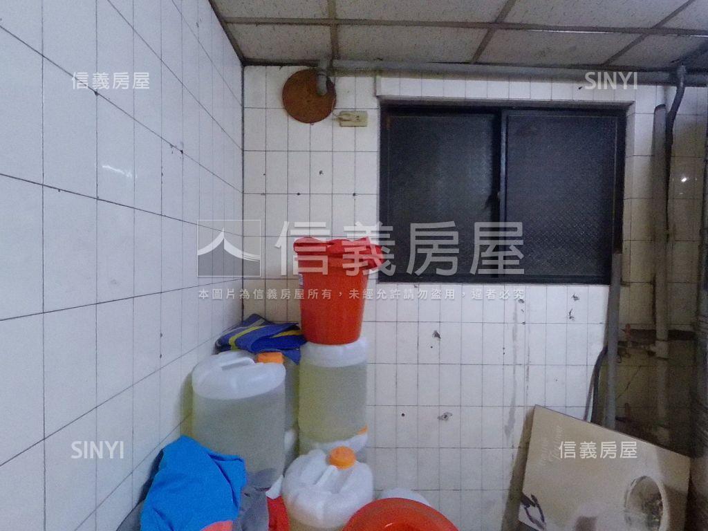 精選正松山路店面房屋室內格局與周邊環境