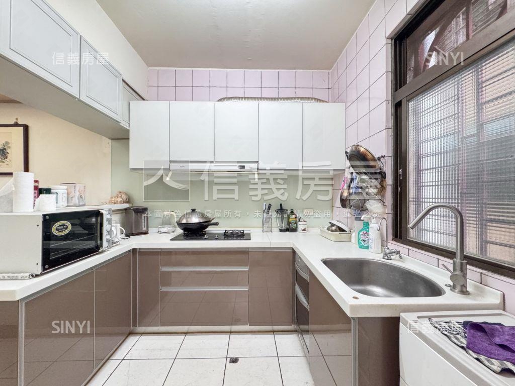 二重低總價社區型透天房屋室內格局與周邊環境