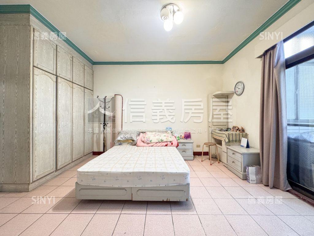 二重低總價社區型車庫透天房屋室內格局與周邊環境