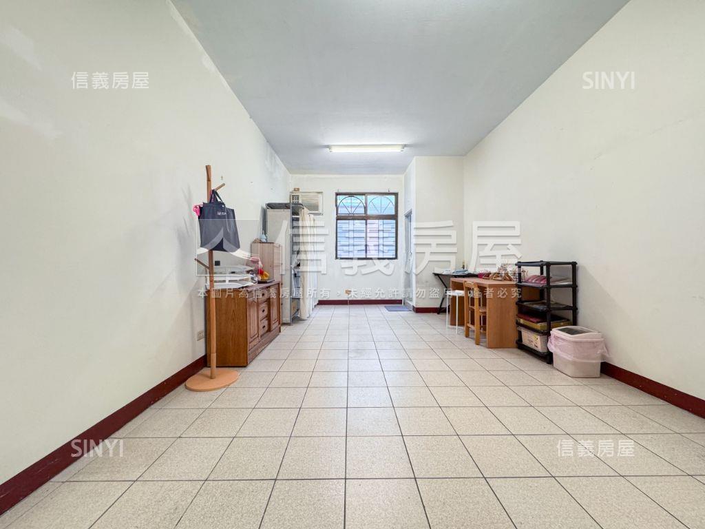 二重低總價社區型車庫透天房屋室內格局與周邊環境