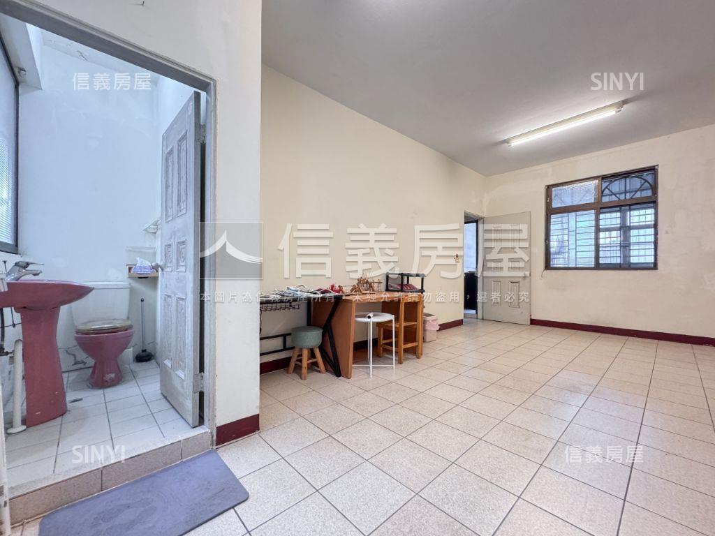 二重低總價社區型車庫透天房屋室內格局與周邊環境