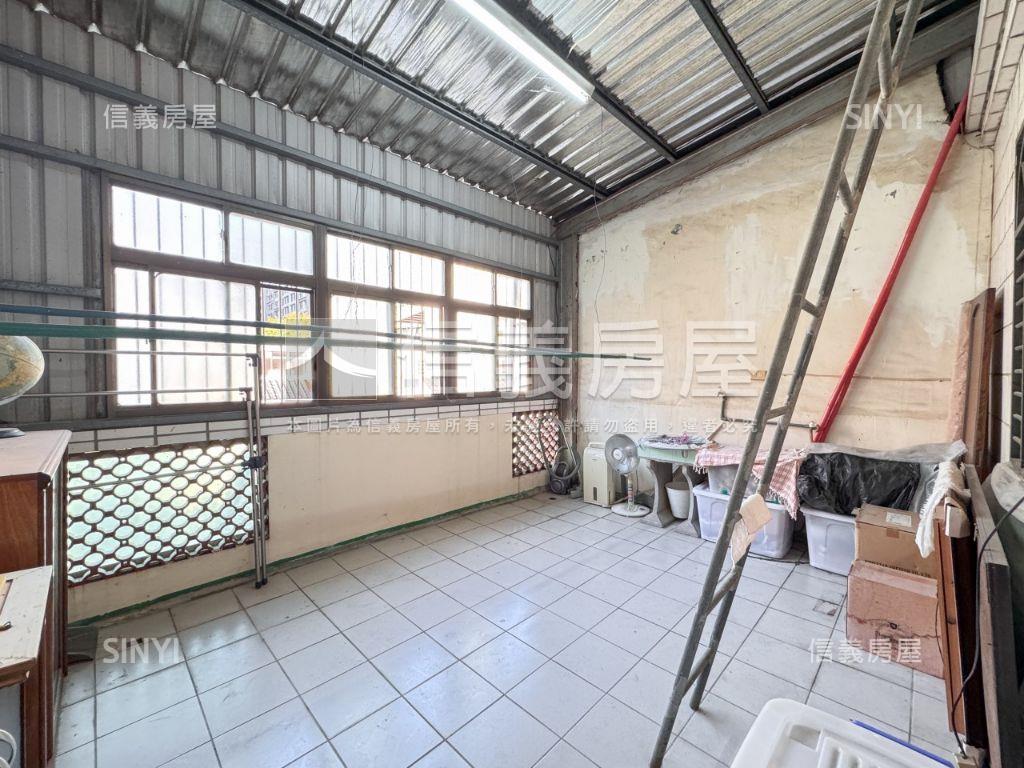 二重低總價社區型車庫透天房屋室內格局與周邊環境