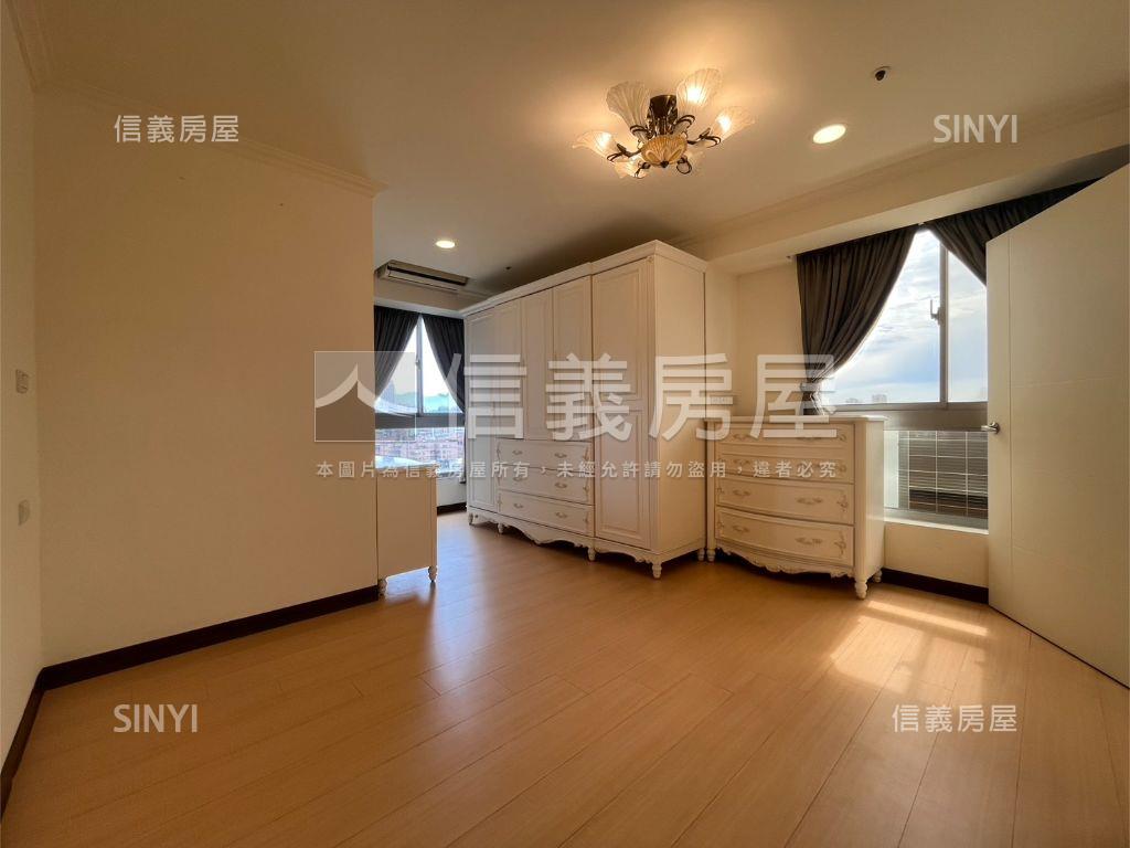 元利博覽會四房車位面學校房屋室內格局與周邊環境