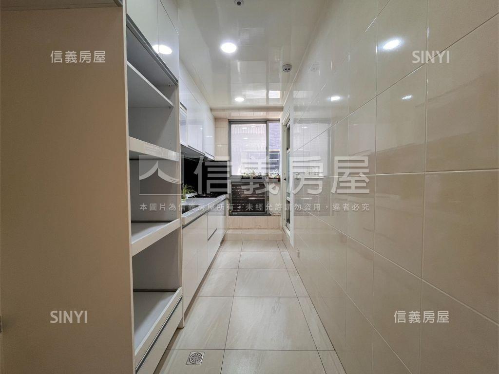 元利博覽會四房車位面學校房屋室內格局與周邊環境