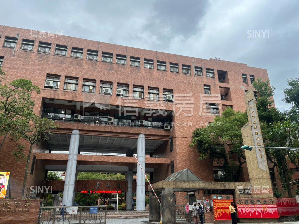 元利博覽會四房車位面學校房屋室內格局與周邊環境