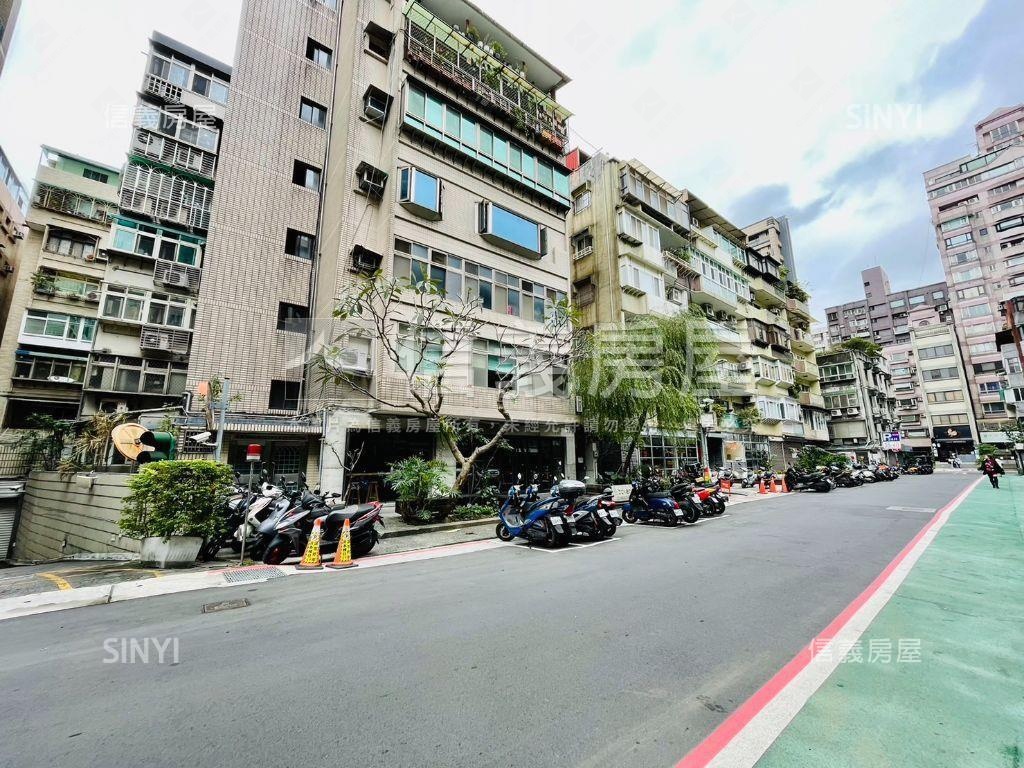 東區商圈美妝華厦房屋室內格局與周邊環境