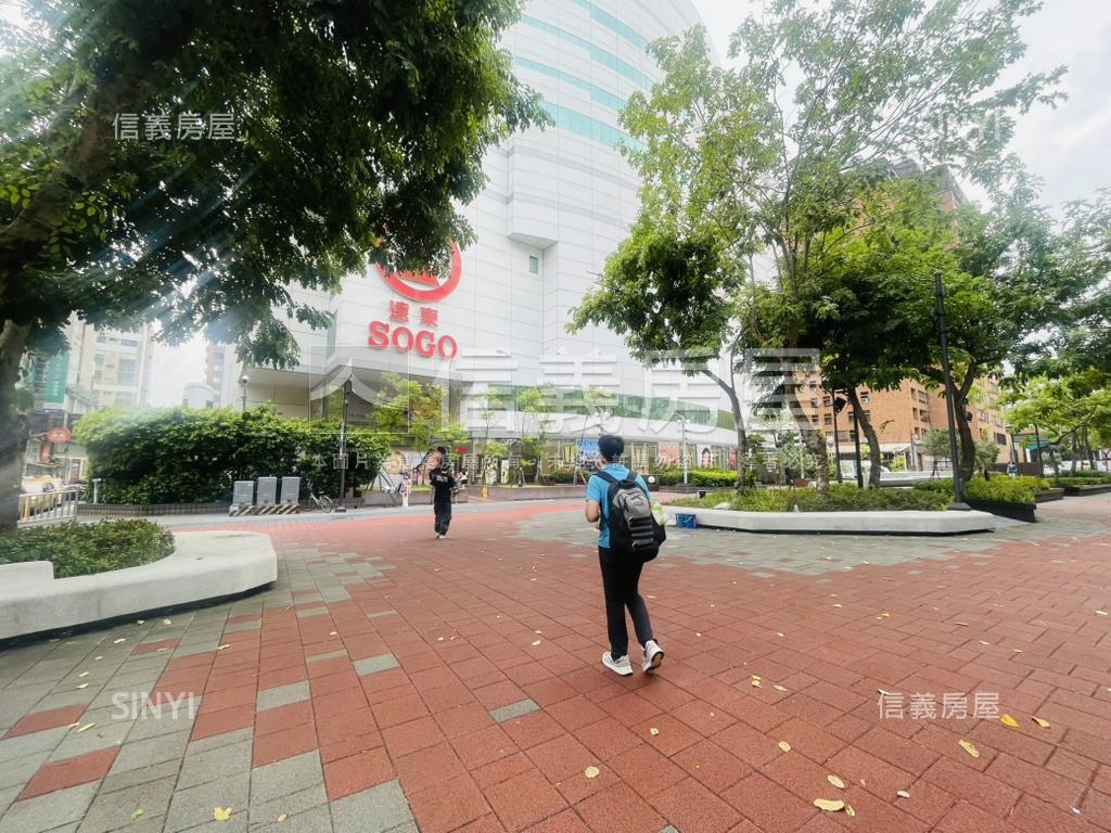 ＳＯＧＯ旁金店面人潮多房屋室內格局與周邊環境