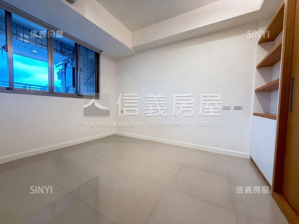 靜心心靜大三房＋車位房屋室內格局與周邊環境