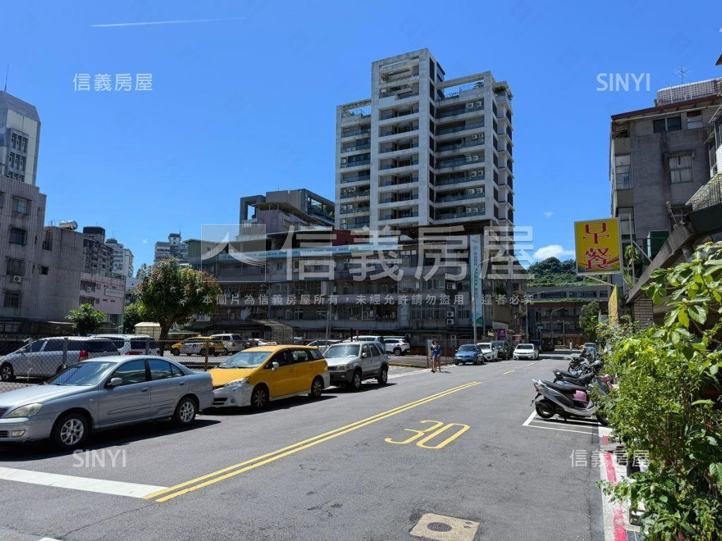 靜心心靜大三房＋車位房屋室內格局與周邊環境