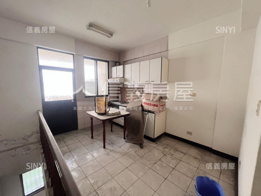 專任稀有福田一街臨路透天房屋室內格局與周邊環境