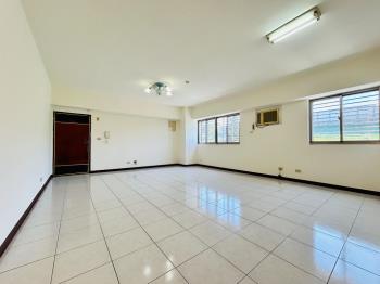 一橋北市河畔美景三房車位