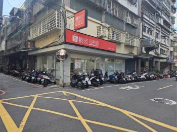 三重國小站－三角窗金店面