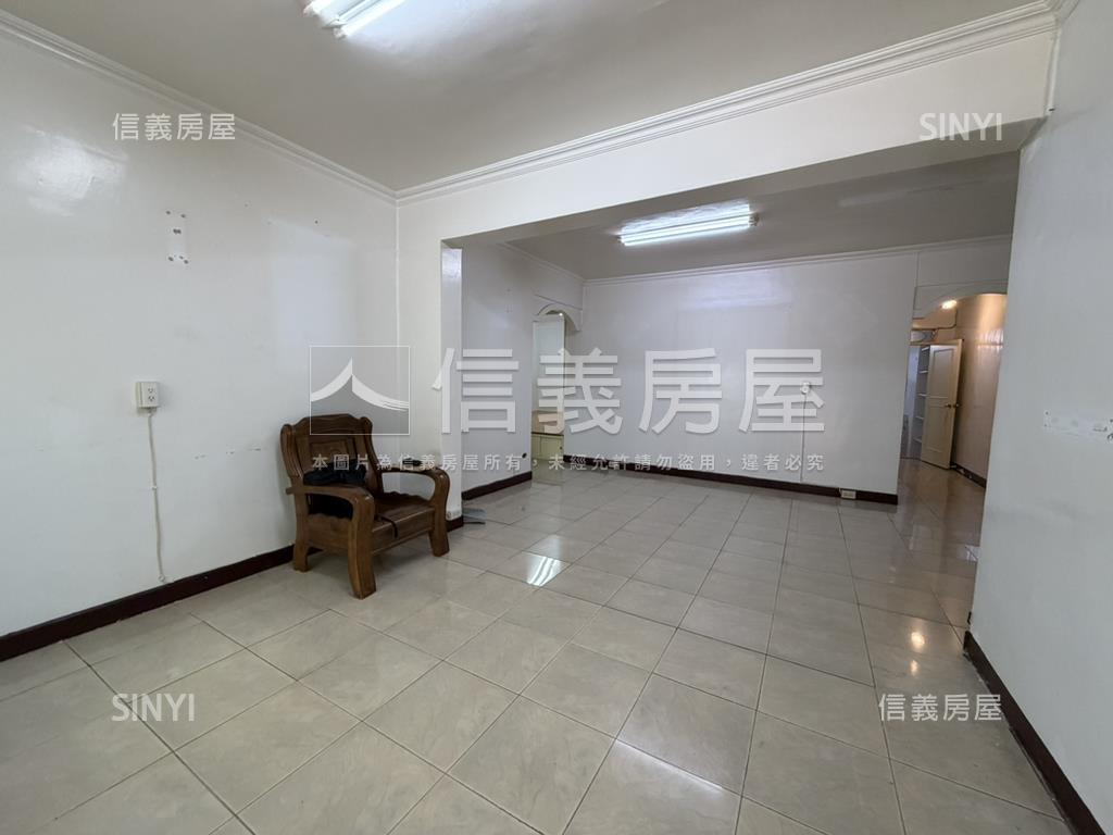 近森林公園稀有釋出一樓讚房屋室內格局與周邊環境