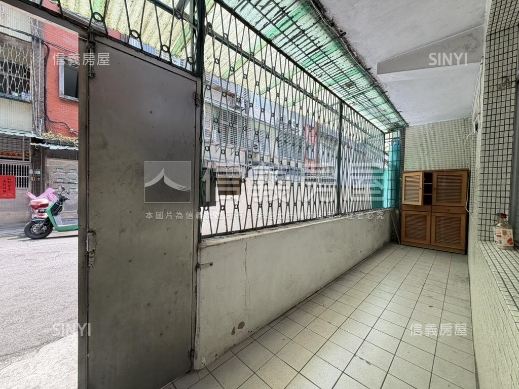 近森林公園稀有釋出一樓讚房屋室內格局與周邊環境