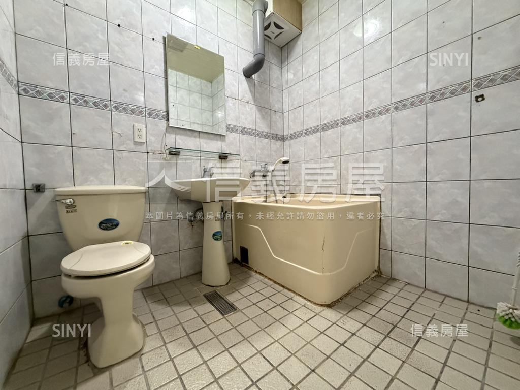 近森林公園稀有釋出一樓讚房屋室內格局與周邊環境