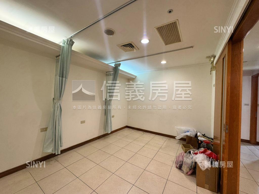 正東豐街一樓面寬店辦房屋室內格局與周邊環境