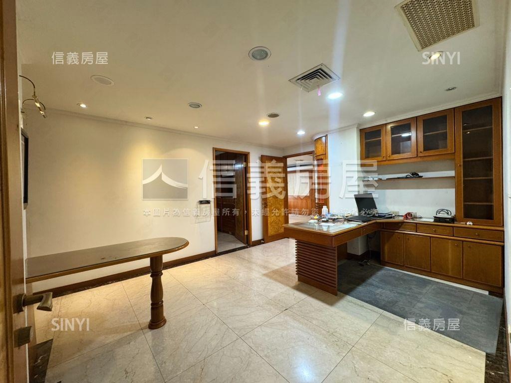 正東豐街一樓面寬店辦房屋室內格局與周邊環境