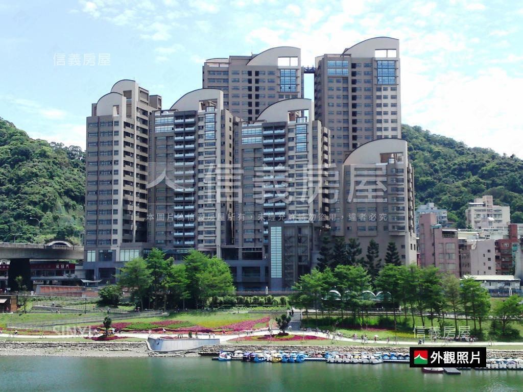 碧潭湖景！無人住過的四房房屋室內格局與周邊環境