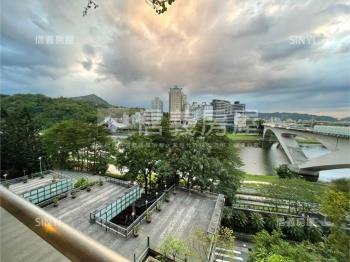 碧潭湖景！無人住過的四房