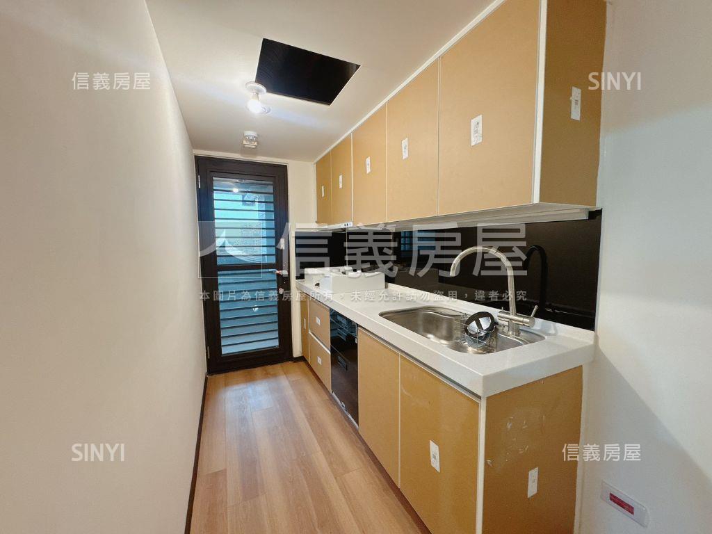 全新家安三面採光三房平車房屋室內格局與周邊環境