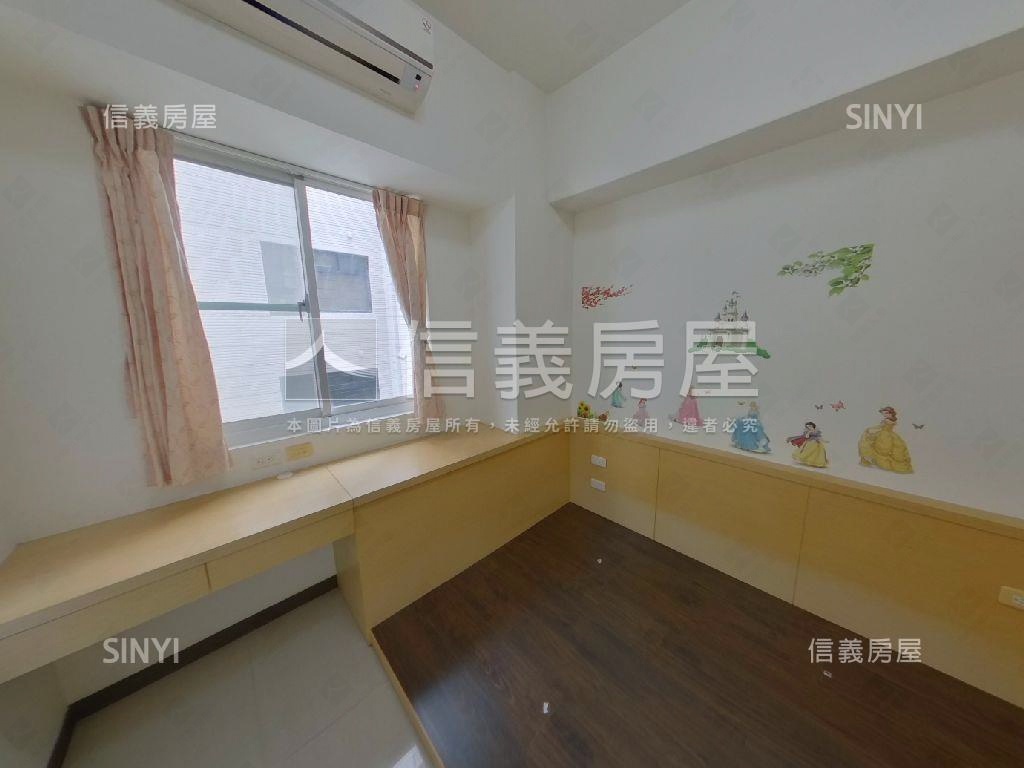 美術質感三房車位房屋室內格局與周邊環境