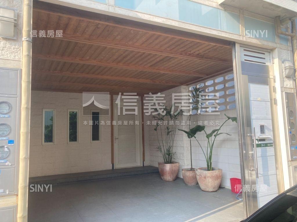 北區臨路清水模採光美別墅房屋室內格局與周邊環境