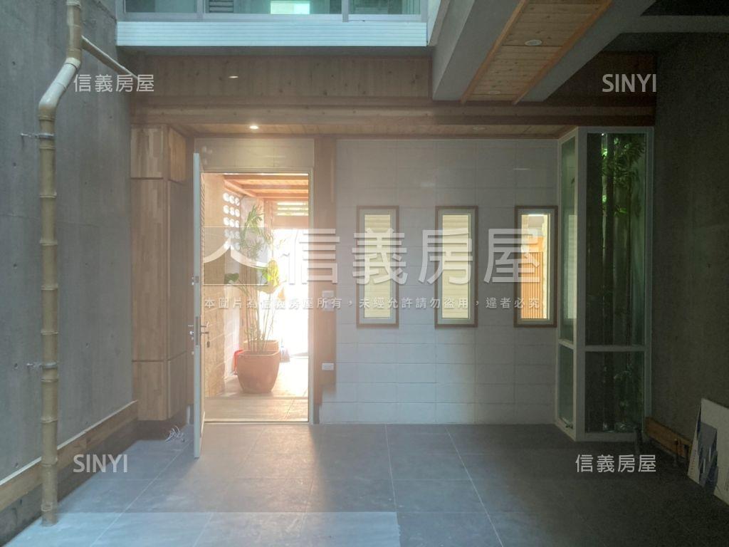 北區臨路清水模採光美別墅房屋室內格局與周邊環境