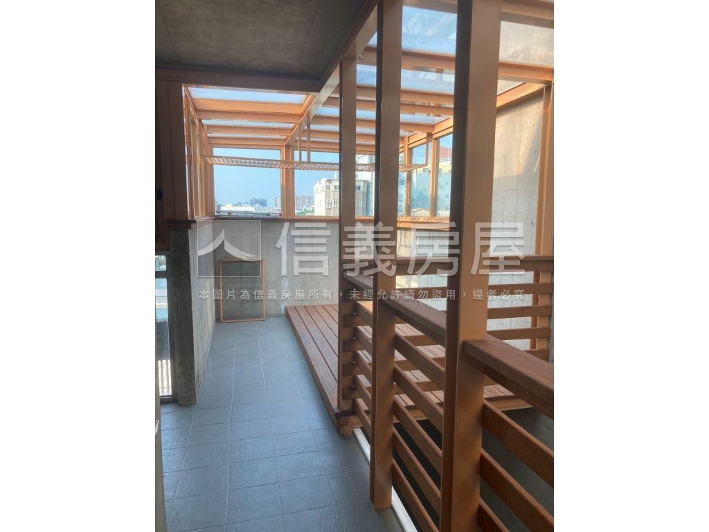 北區臨路清水模採光美別墅房屋室內格局與周邊環境