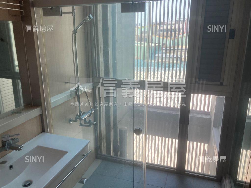 北區臨路清水模採光美別墅房屋室內格局與周邊環境