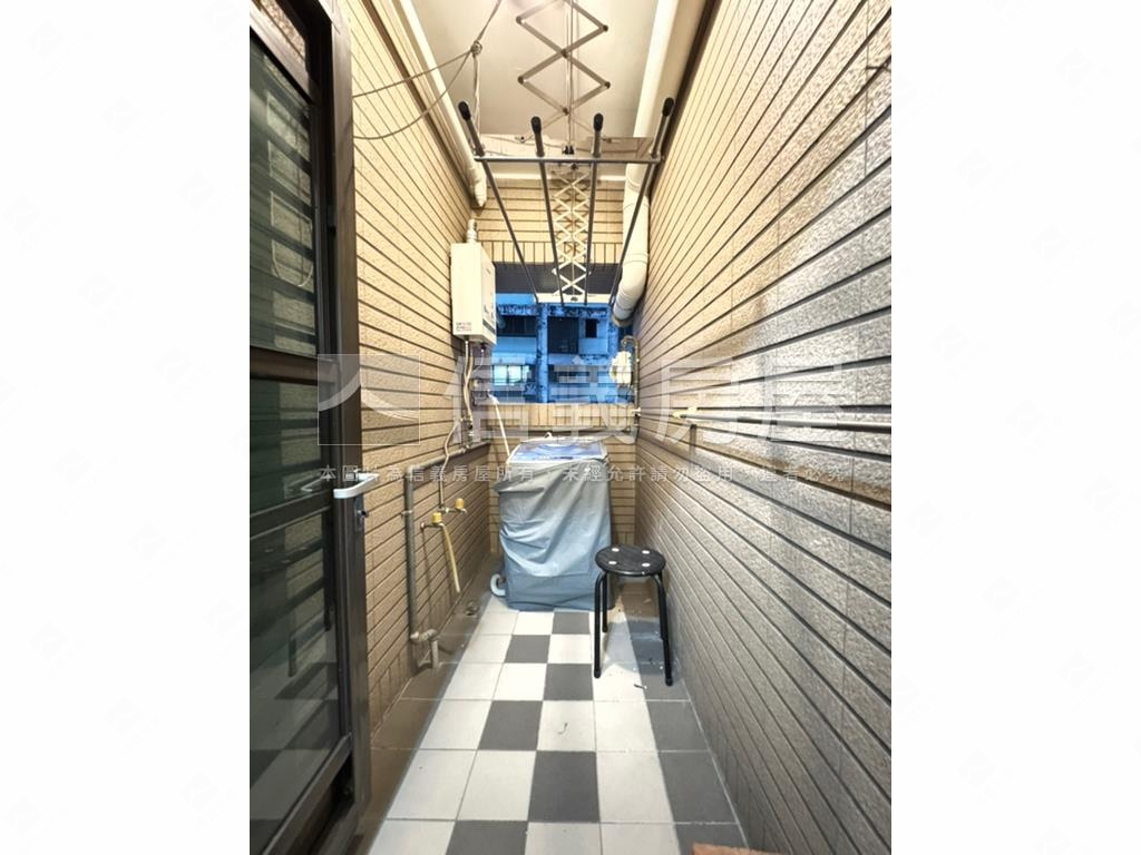 稀有釋出電梯兩房平車房屋室內格局與周邊環境
