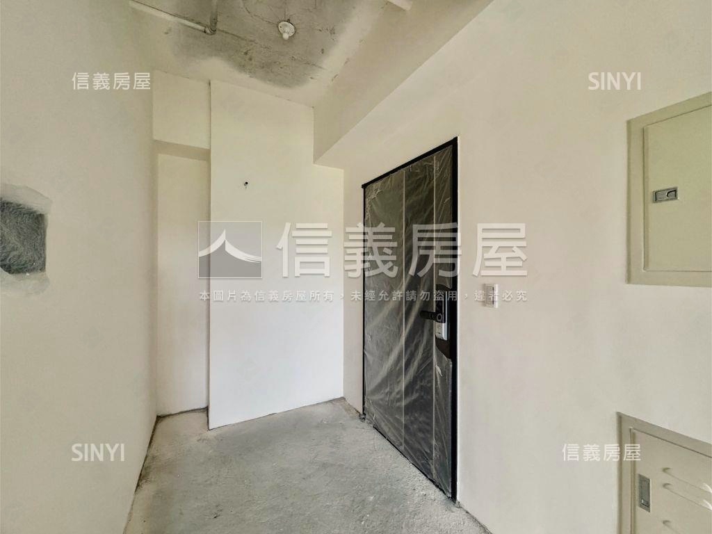 市政御璽外棟稀有兩房房屋室內格局與周邊環境