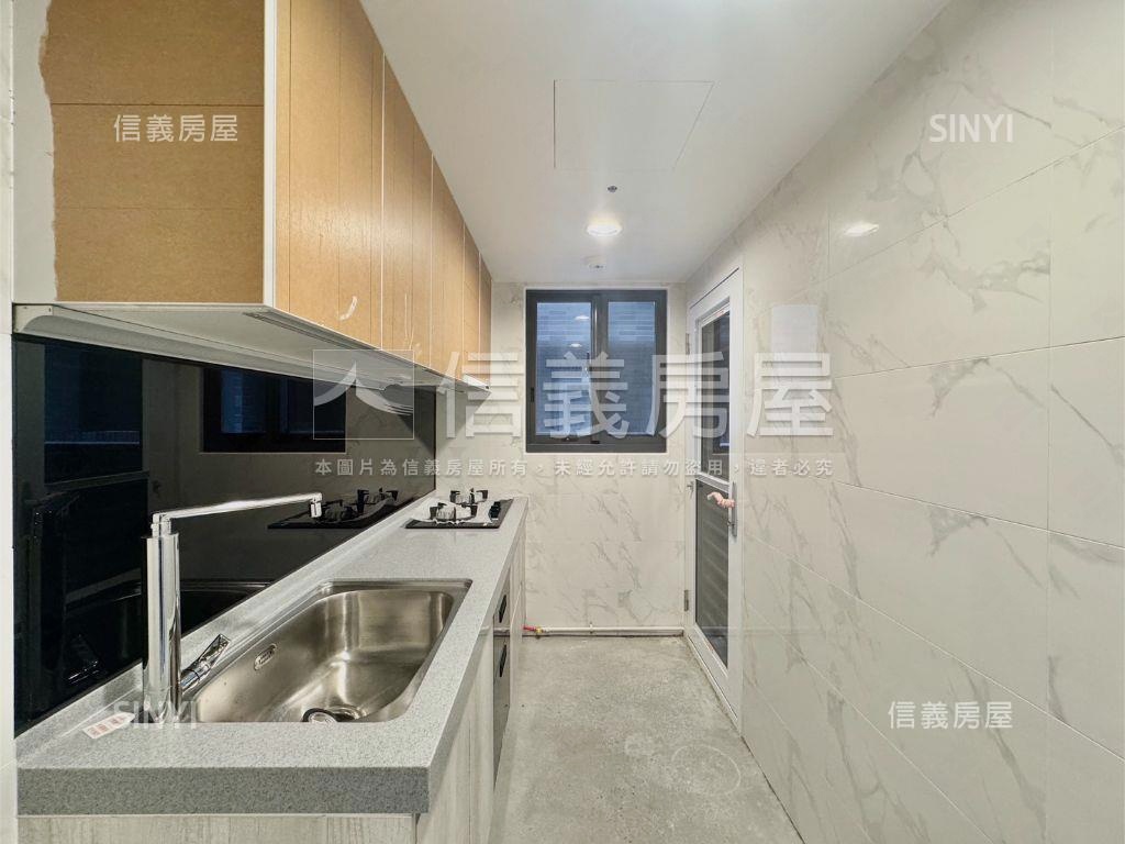 市政御璽外棟稀有兩房房屋室內格局與周邊環境