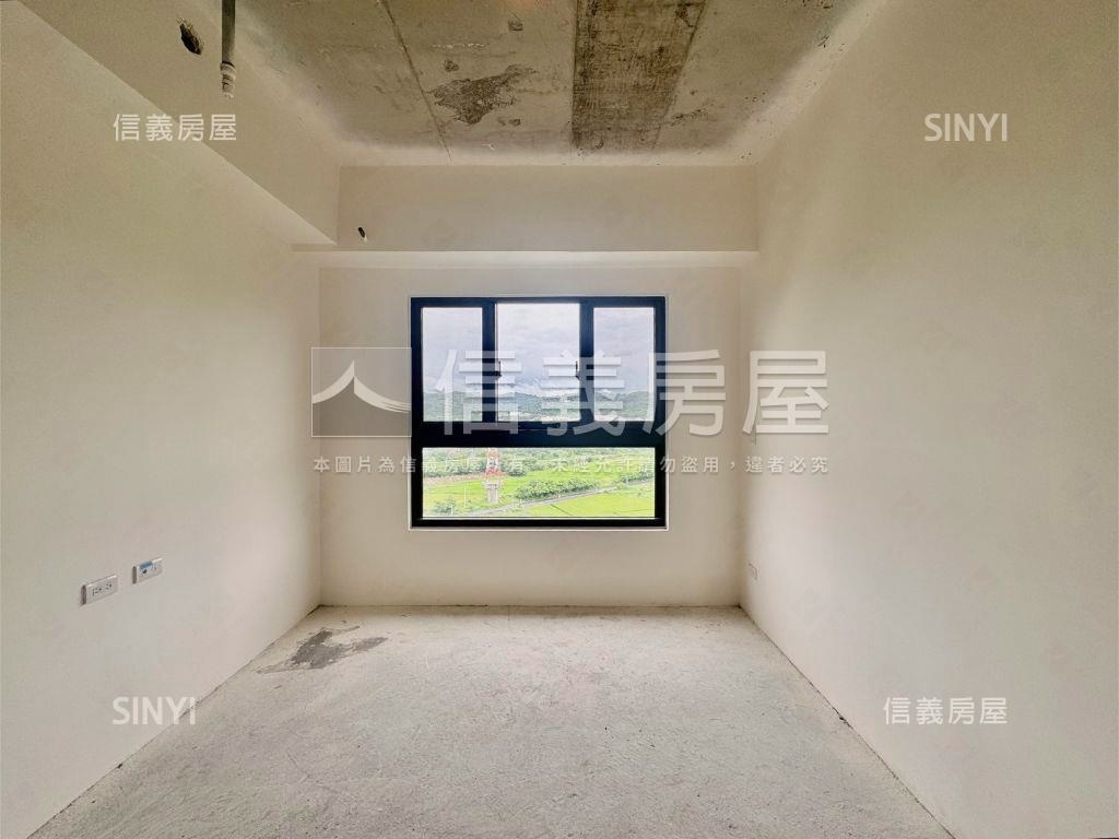 市政御璽外棟稀有兩房房屋室內格局與周邊環境
