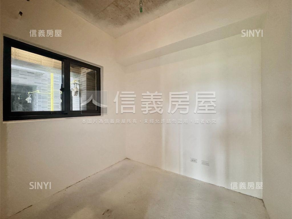 市政御璽外棟稀有兩房房屋室內格局與周邊環境