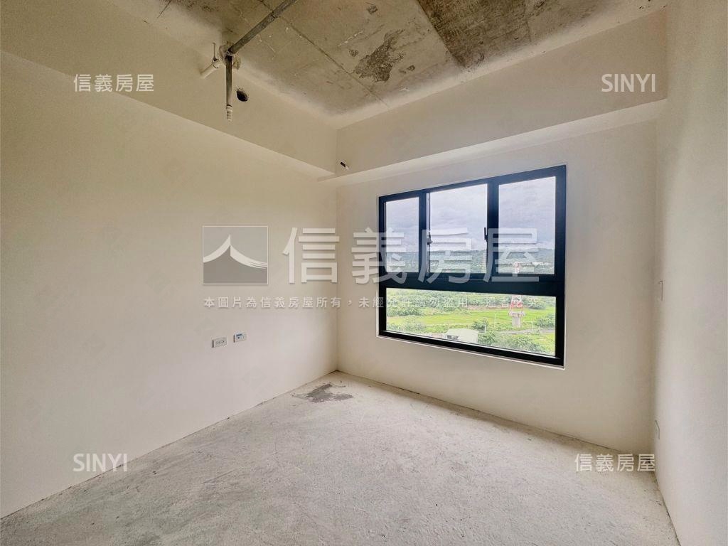 市政御璽外棟稀有兩房房屋室內格局與周邊環境