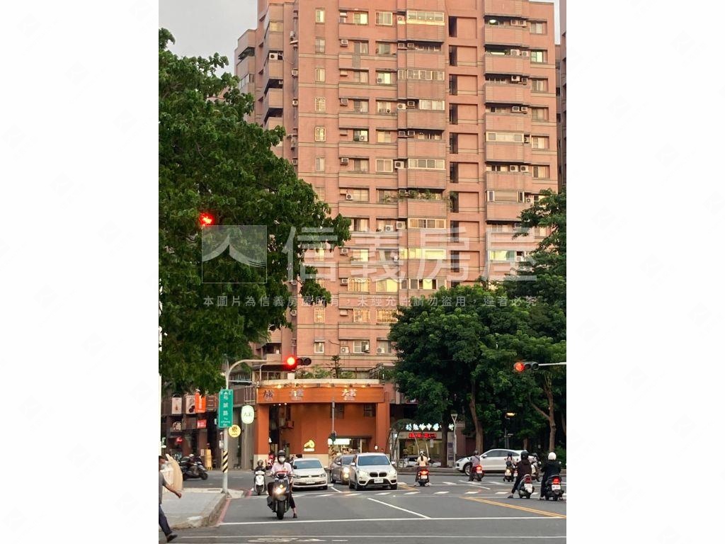 蕭邦景觀方正美二房房屋室內格局與周邊環境