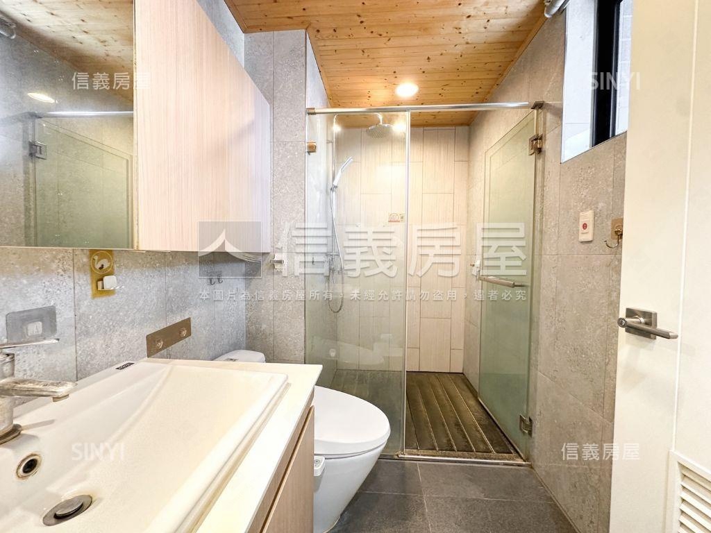 近捷運高醫高樓質感美邸房屋室內格局與周邊環境