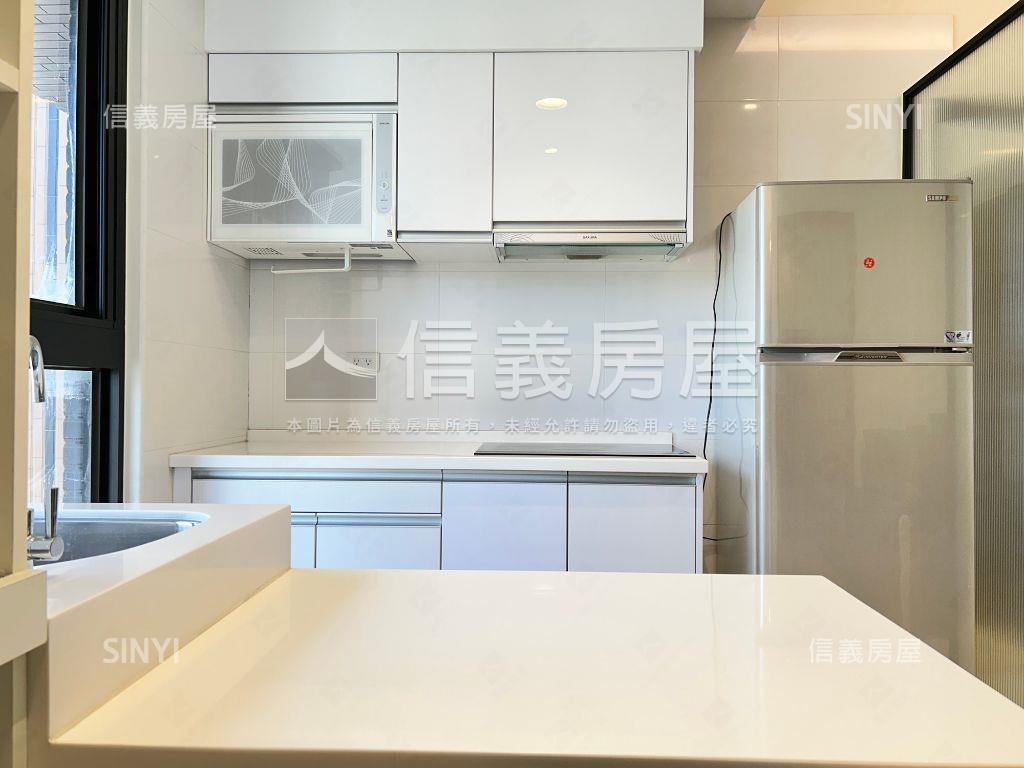 博克萊兩房平車裝潢戶房屋室內格局與周邊環境
