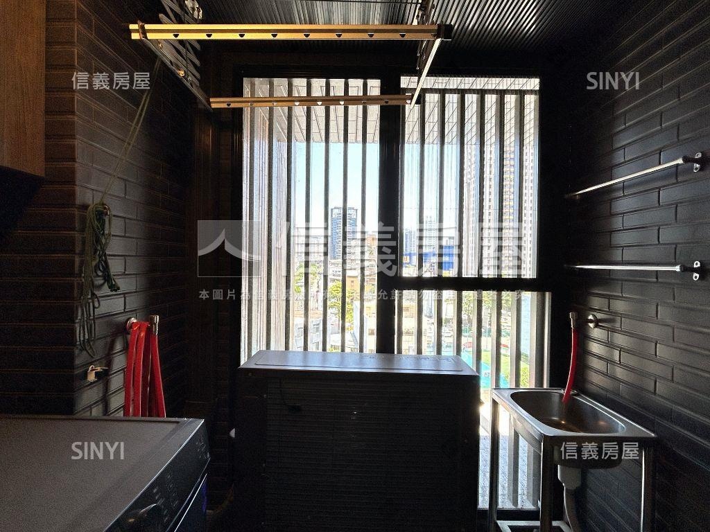 博克萊兩房平車裝潢戶房屋室內格局與周邊環境
