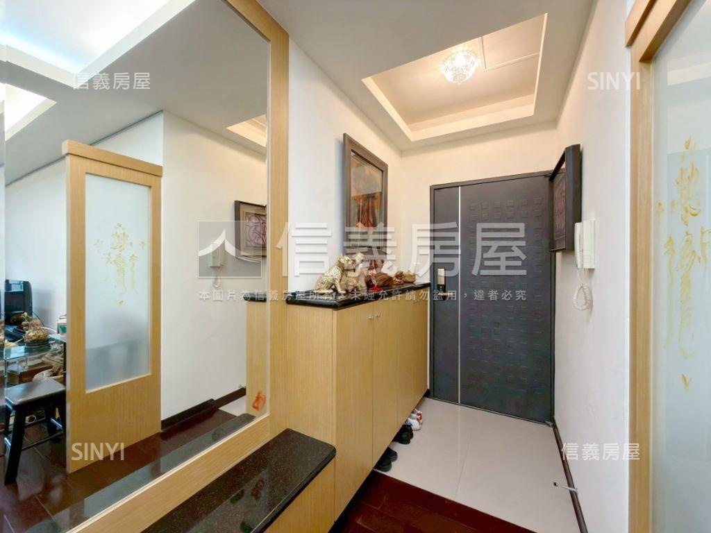 交響樂稀有Ｄ棟木質暖居宅房屋室內格局與周邊環境