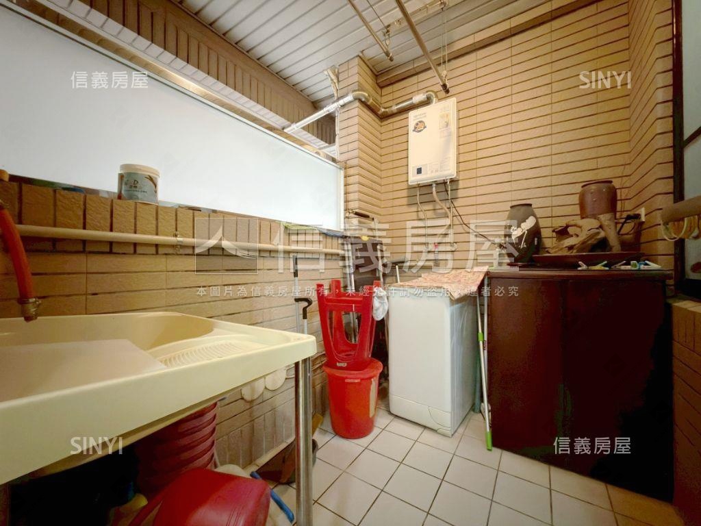 交響樂稀有Ｄ棟木質暖居宅房屋室內格局與周邊環境