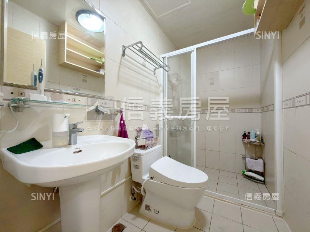 交響樂稀有Ｄ棟木質暖居宅房屋室內格局與周邊環境