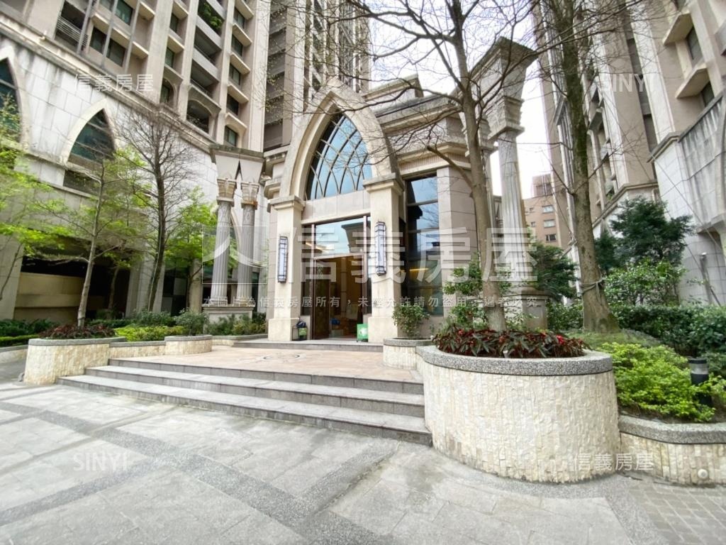 交響樂稀有Ｄ棟木質暖居宅房屋室內格局與周邊環境