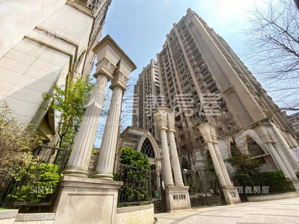 交響樂稀有Ｄ棟木質暖居宅房屋室內格局與周邊環境