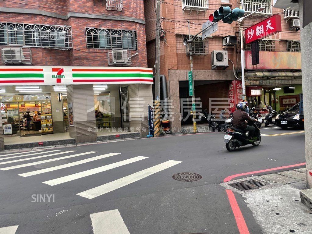 板樹一層一戶金龍華廈房屋室內格局與周邊環境
