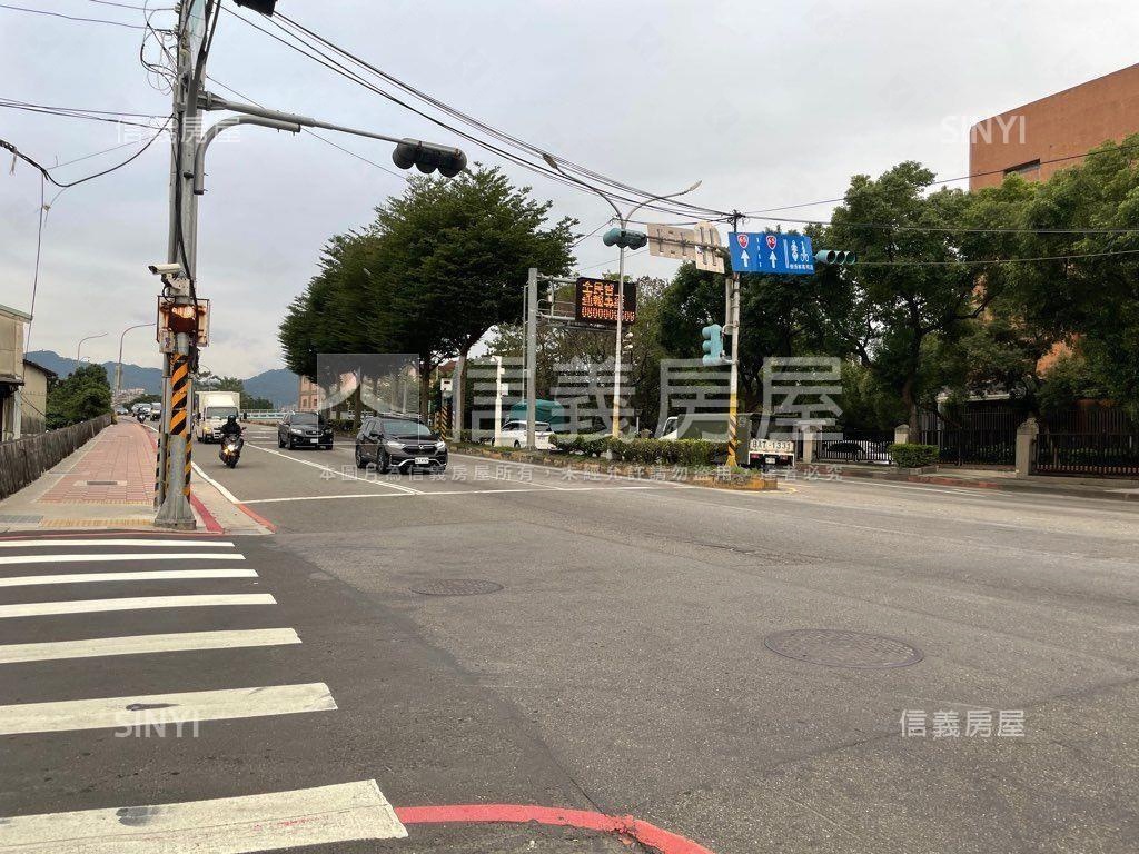 板樹一層一戶金龍華廈房屋室內格局與周邊環境